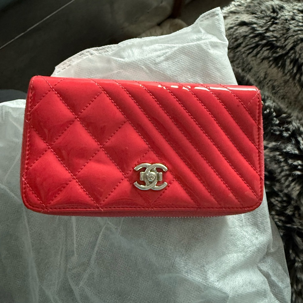 Chanel pink patent Quilted Women's Bag